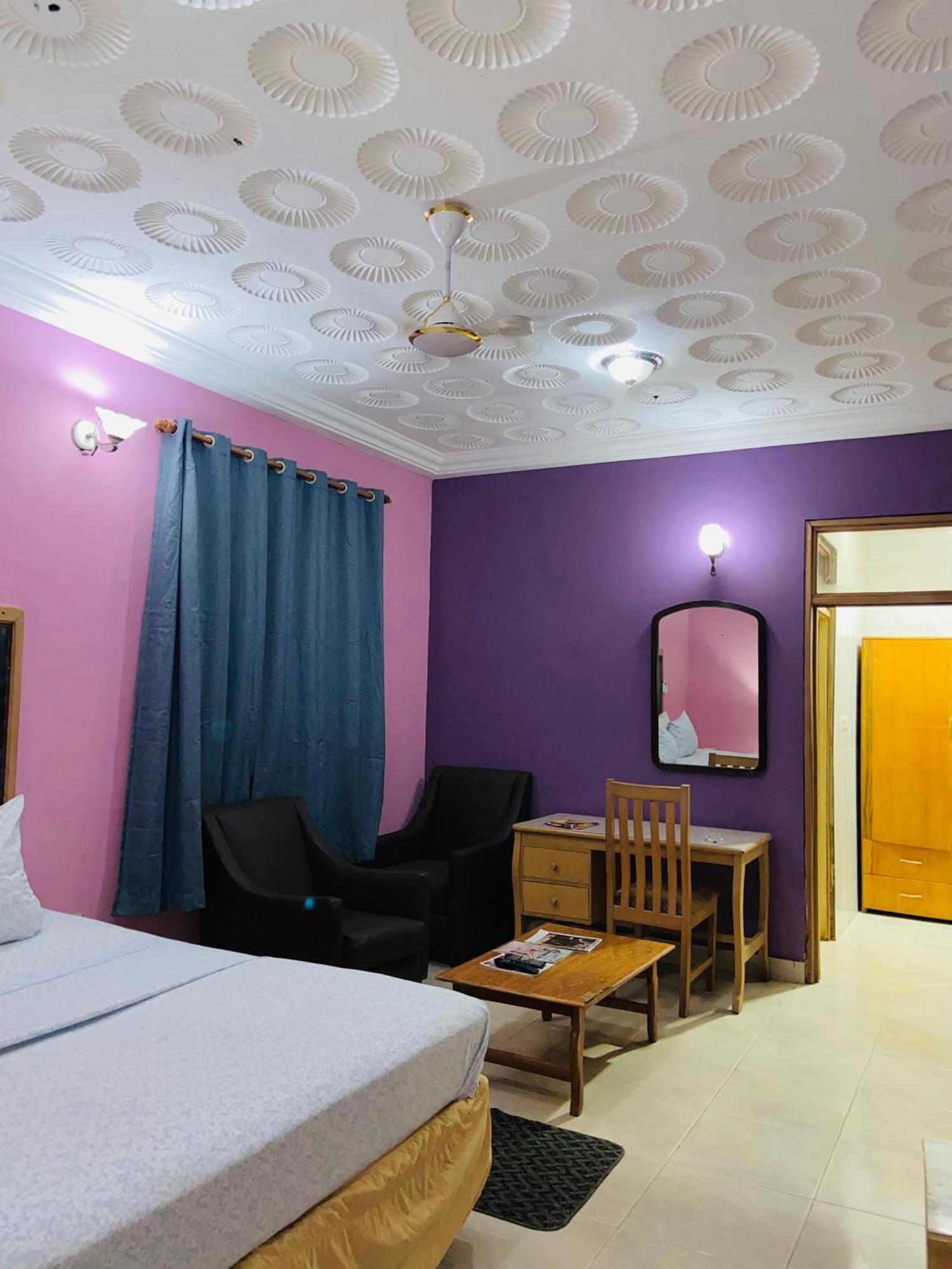 Heaven Gate Hotel Acra Exterior foto