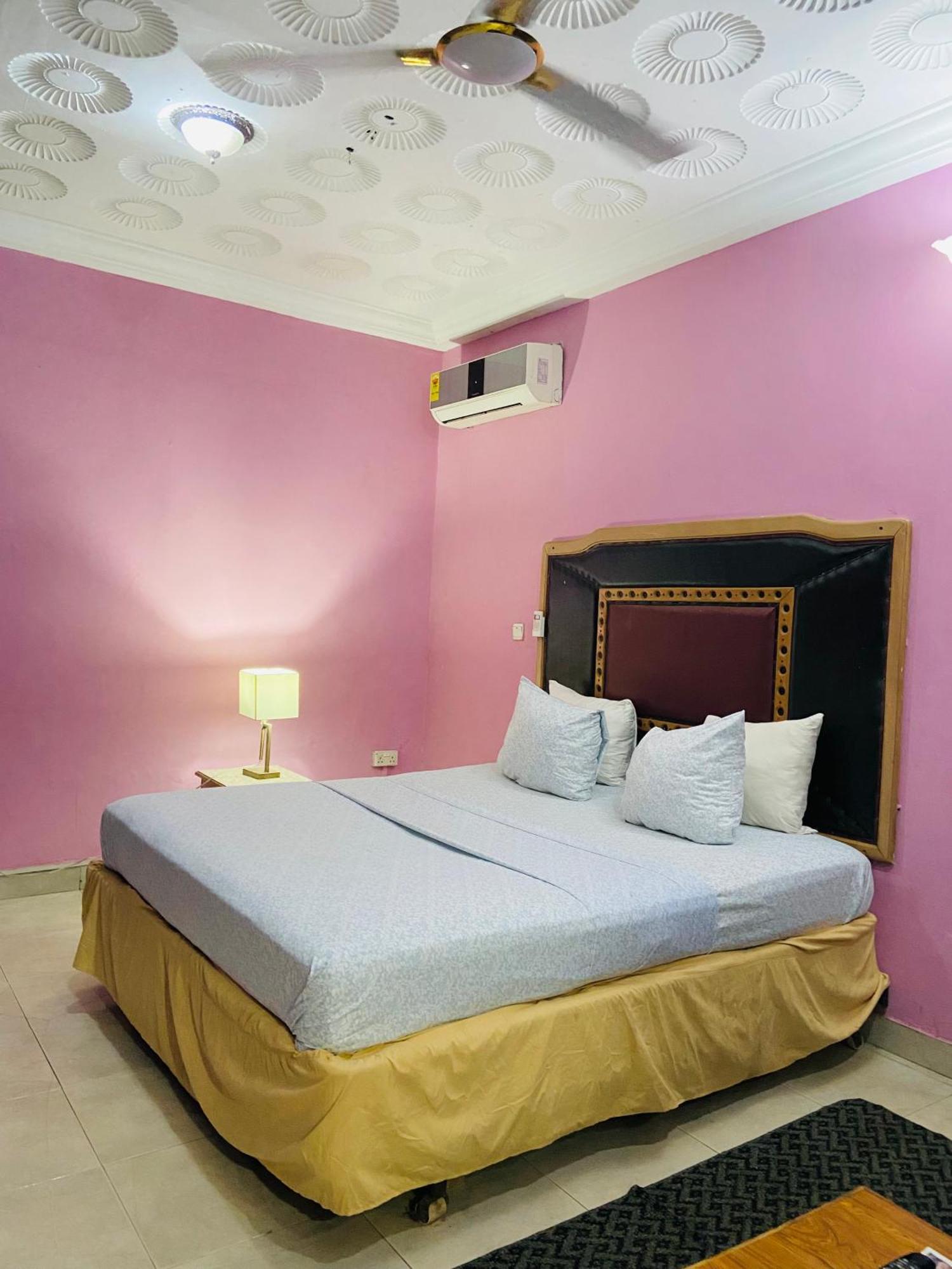 Heaven Gate Hotel Acra Exterior foto